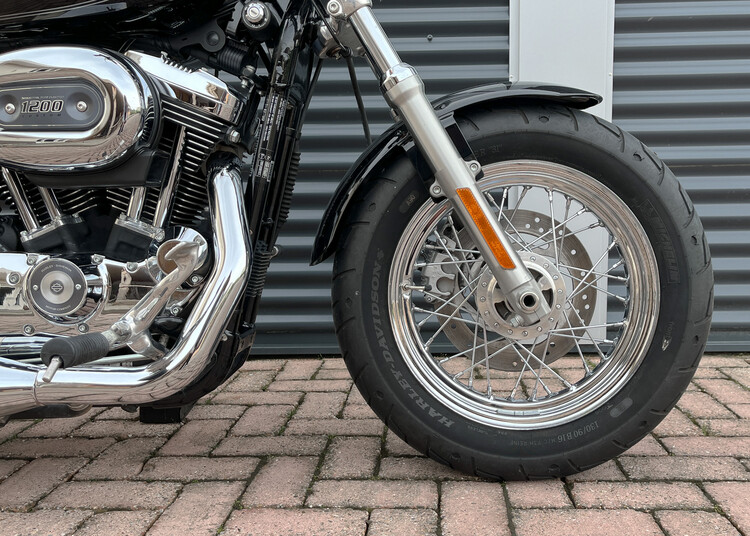 *Sportster XLH 1200 Custom 2013