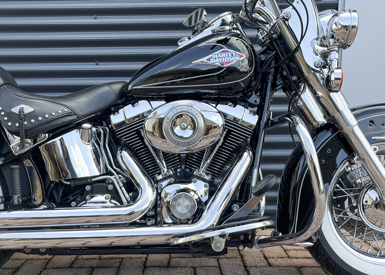 *heritage softail classic flstc 2010