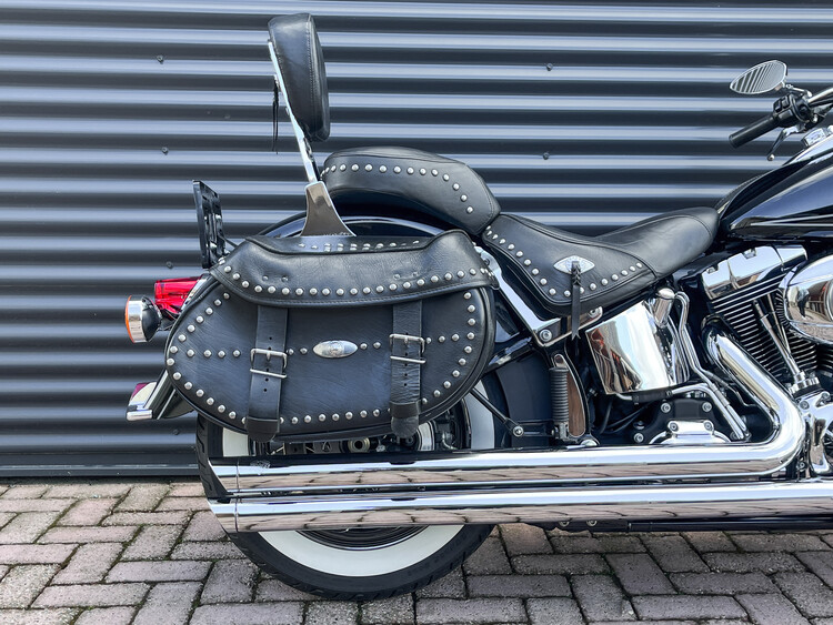*heritage softail classic flstc 2010