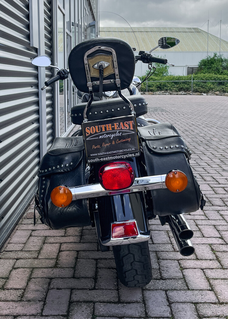 *heritage softail classic flstc 2010