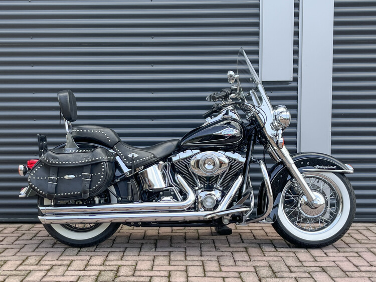 *heritage softail classic flstc 2010