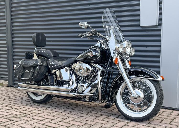 *heritage softail classic flstc 2010