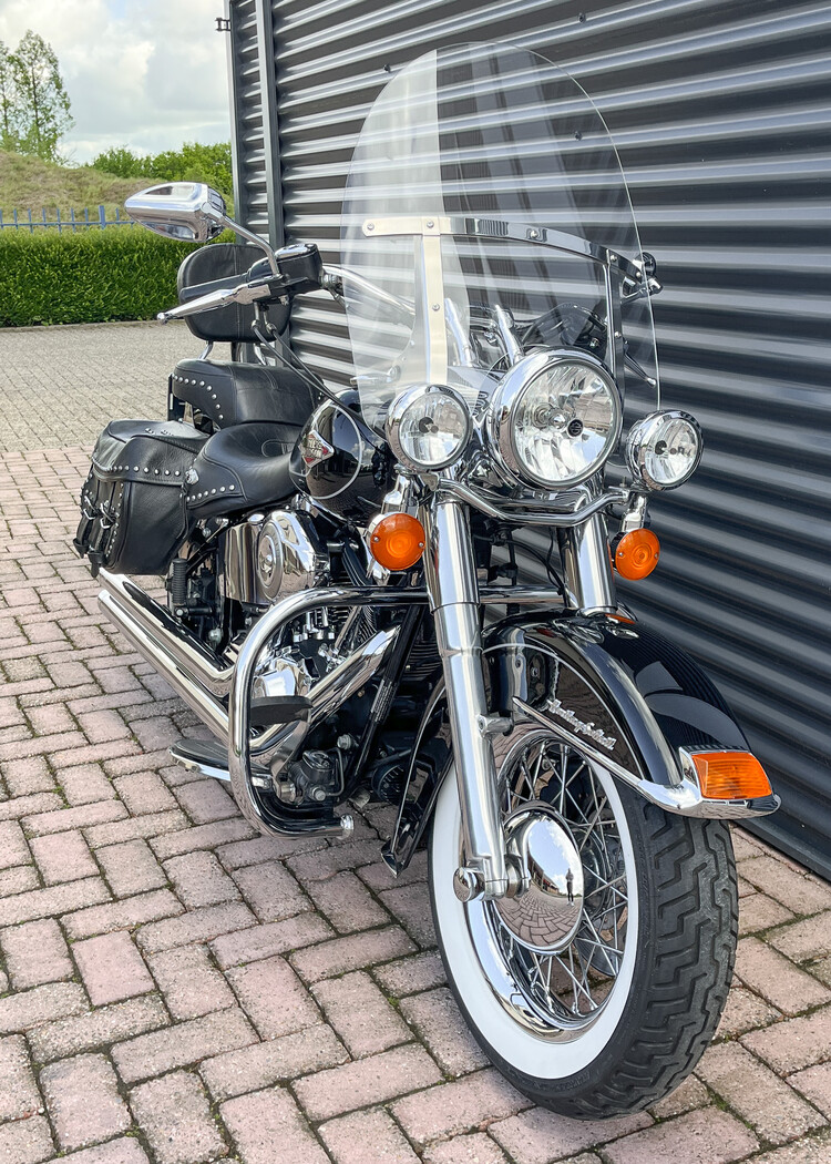 *heritage softail classic flstc 2010