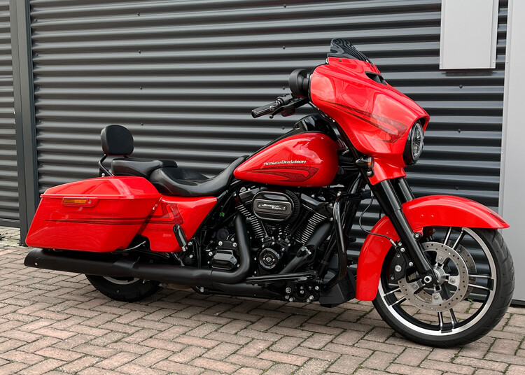 *Street Glide special uit 2017 FLHXS 