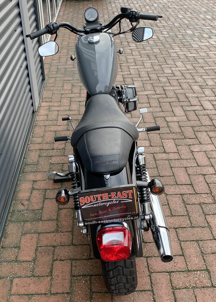 *Sportster XL 883 R 2008