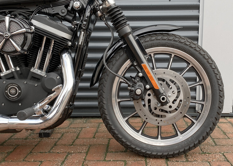 *Sportster XL 883 R 2008