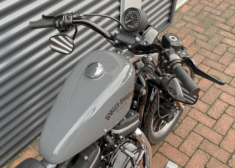 *Sportster XL 883 R 2008