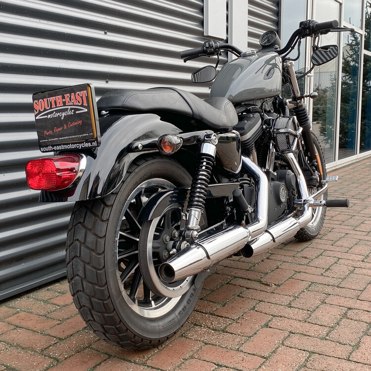 *Sportster XL 883 R 2008