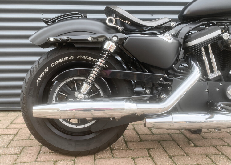 *Sportster Iron 2010 XL 883 N