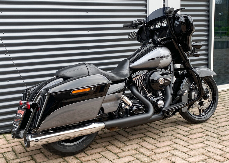 *Street Glide Special Custom 2015 FLHXS