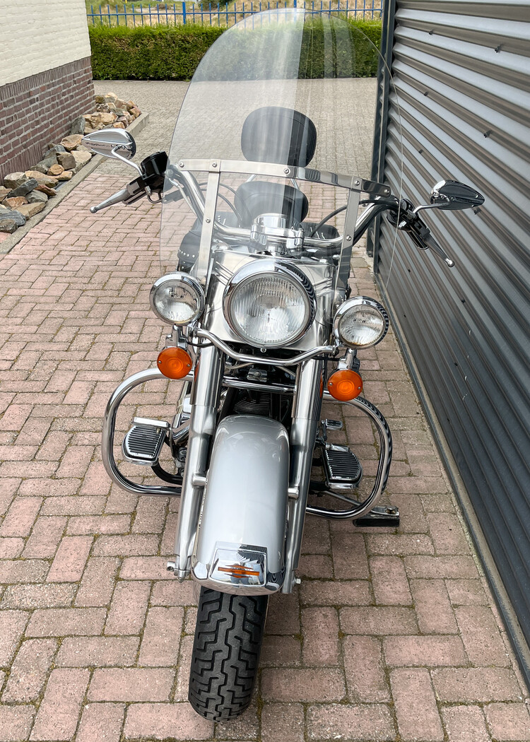 *Heritage softail classic 2003