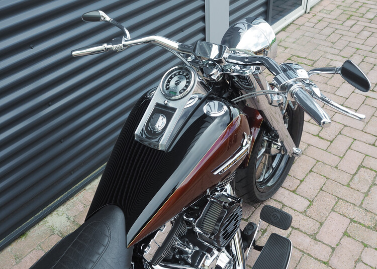 ROOTBEER CUSTOM FLSTFI 2004