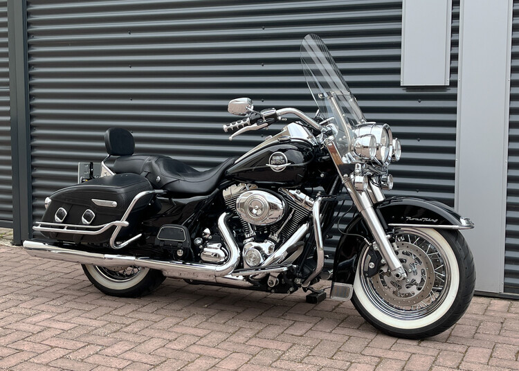 *Road King 2009 FLHRC