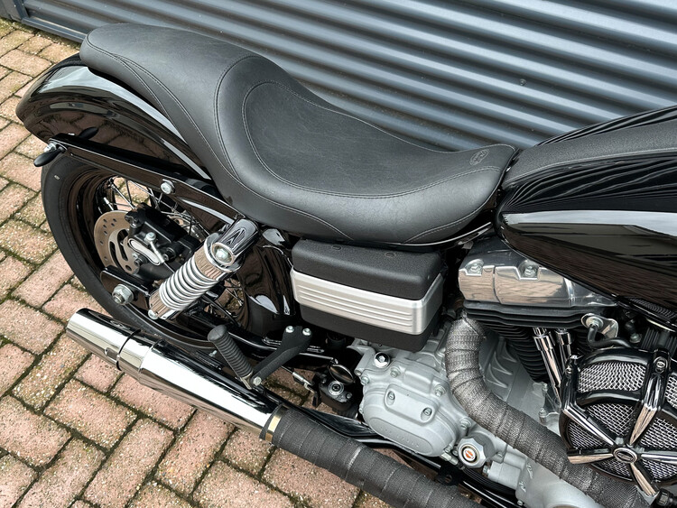 *Dyna Streetbob FXDB 96CI 2009