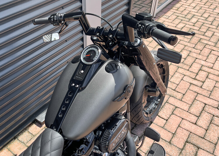 *Fatboy Custom FLFB 2020 'Night Beast'