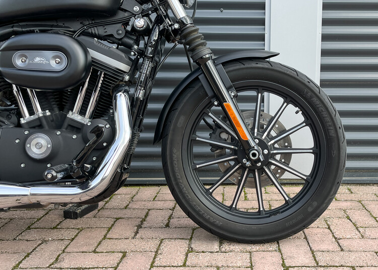Sportster Iron XL 883 N 2012