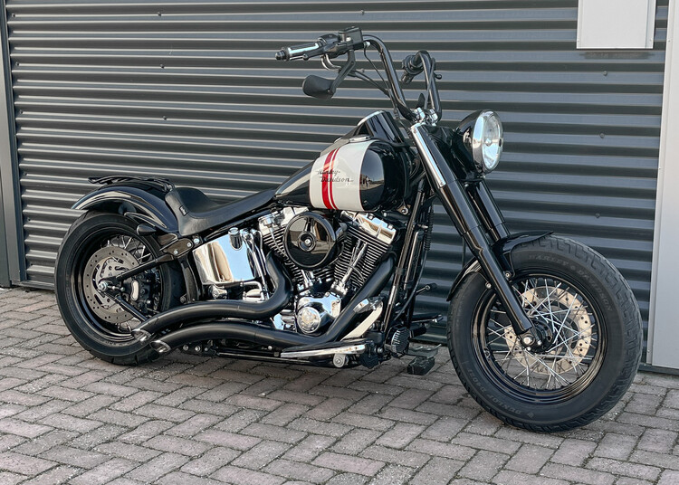 *Heritage Softail Classic Bobberstyle FLSTC 2005