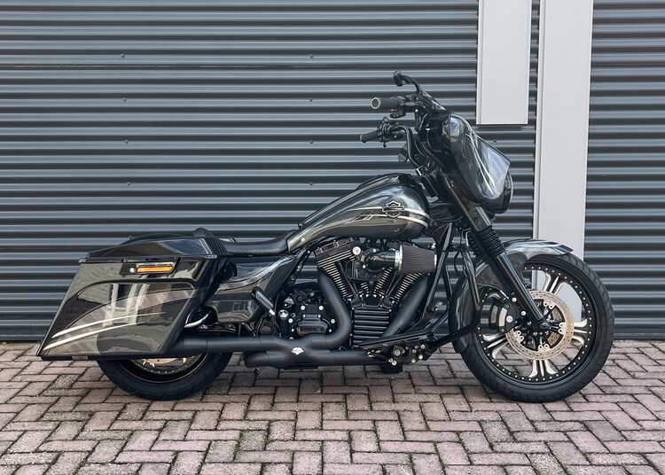 *Street Glide 2011 FLHX