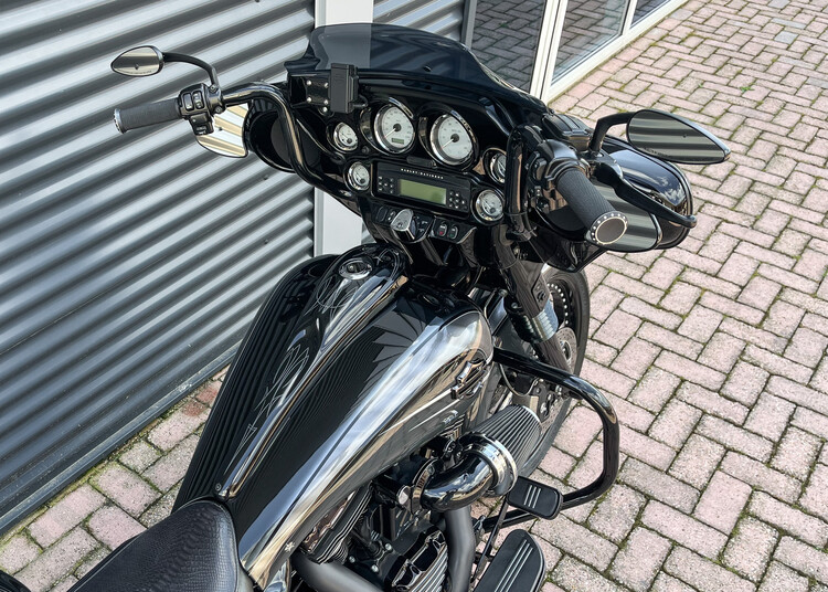 *Street Glide 2011 FLHX