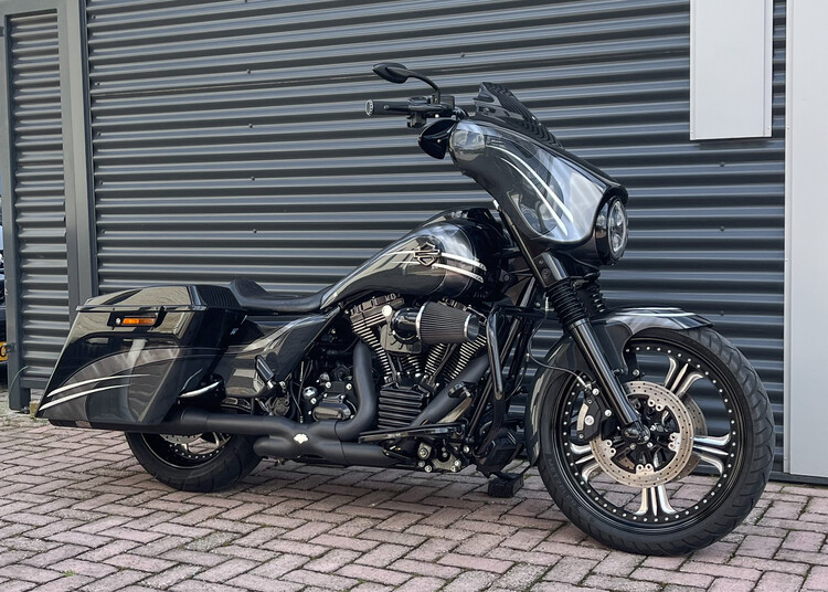 *Street Glide 2011 FLHX