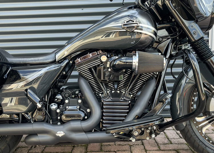 *Street Glide 2011 FLHX
