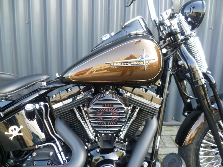 CROSSBONE BOBBER