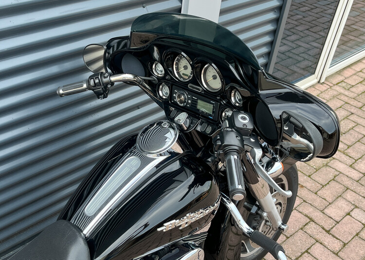 *Street Glide 2006 FLHX