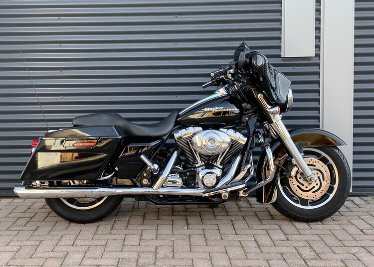 *Street Glide FLHX 2006