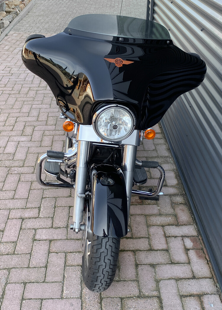 *Street Glide FLHX 2006