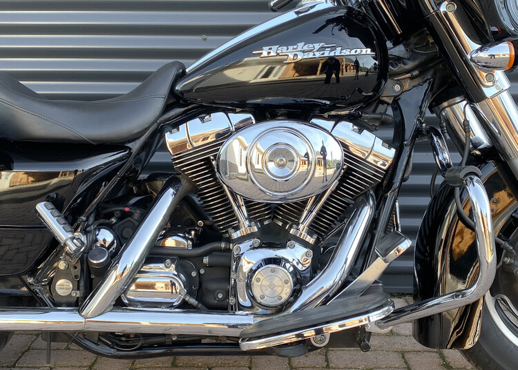 *Street Glide FLHX 2006