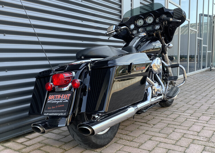 *Street Glide FLHX 2006
