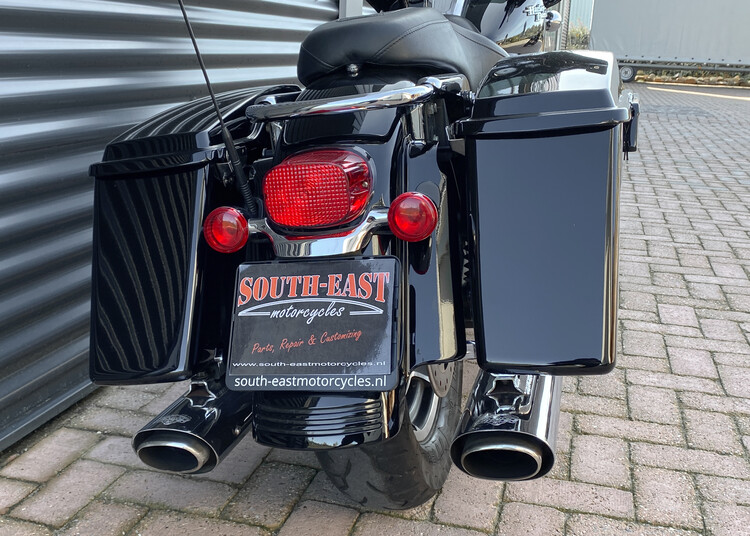 *Street Glide FLHX 2006