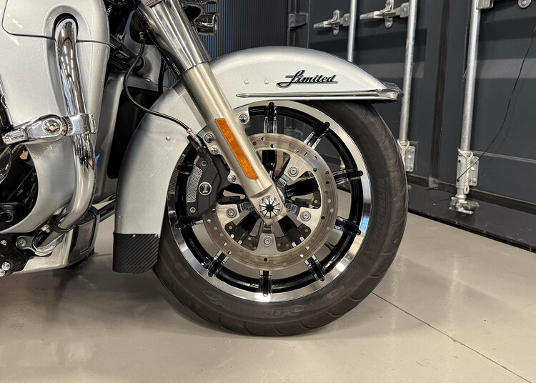 *FLHTK Electra glide ultra limited 2014