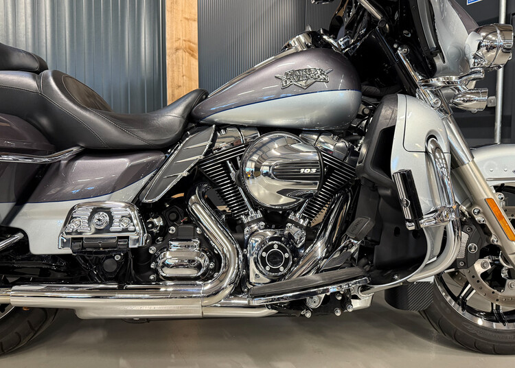 *FLHTK Electra glide ultra limited 2014