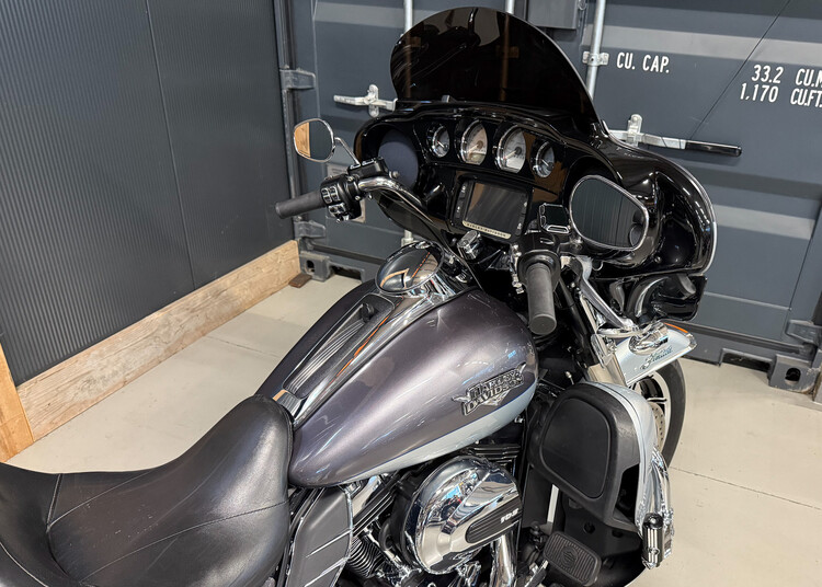 *FLHTK Electra glide ultra limited 2014