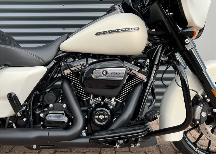 *Street Glide special 2019 FLHXS