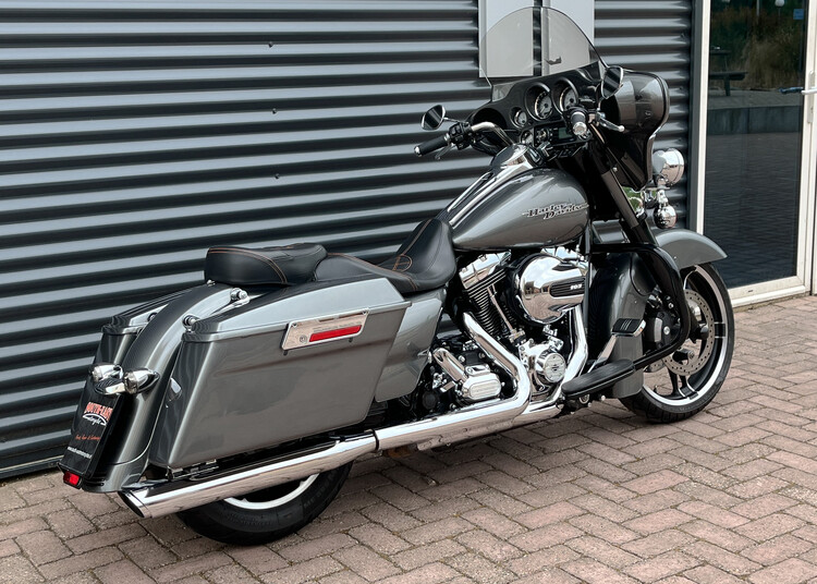 *Street Glide 2013 FLHXS