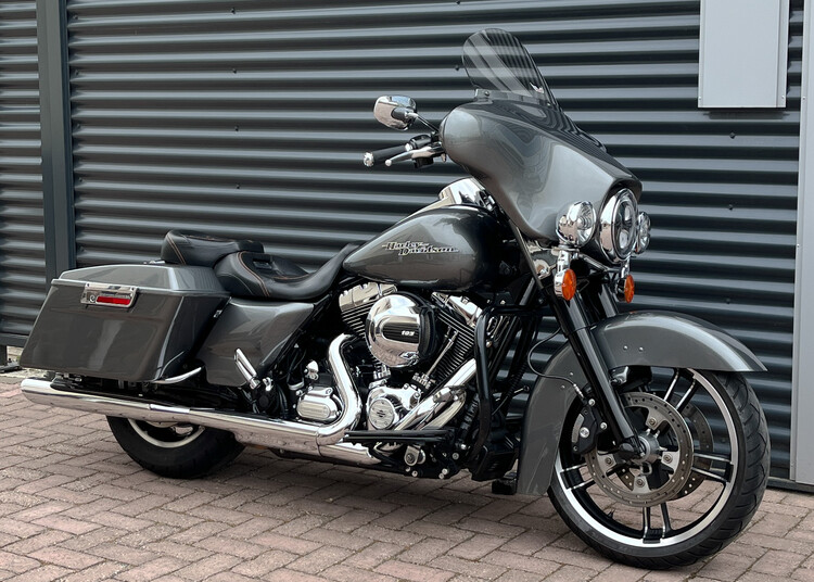 *Street Glide 2013 FLHXS