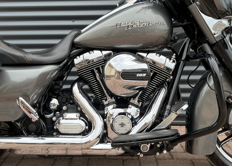 *Street Glide 2013 FLHXS