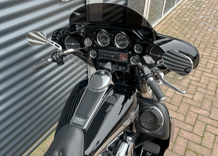 *Electra Glide Ultra Classic 2003 Anniversary