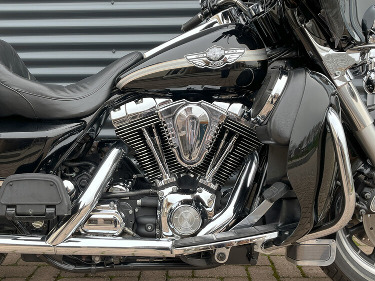 *Electra Glide Ultra Classic 2003 Anniversary