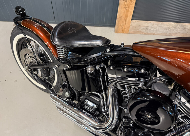 *Heritage Softail Classic Bobber Style 2004