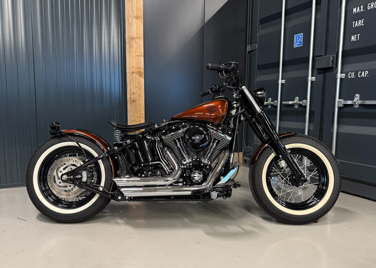 *Heritage Softail Classic Bobber Style 2004