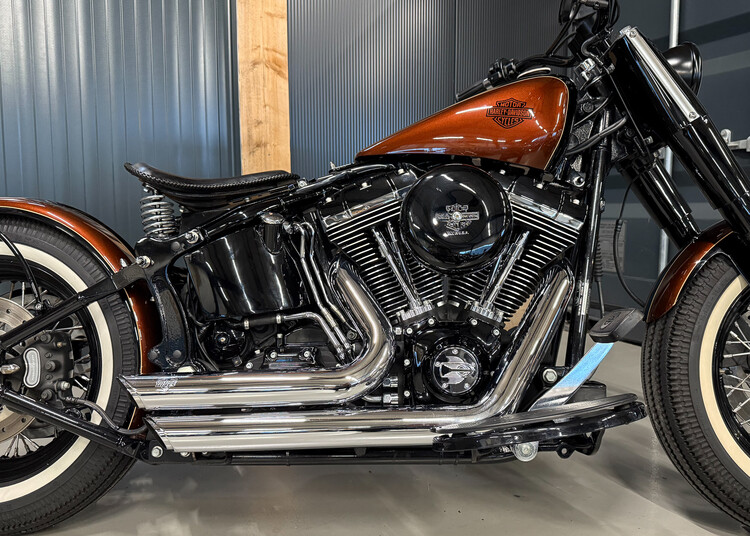 *Heritage Softail Classic Bobber Style 2004