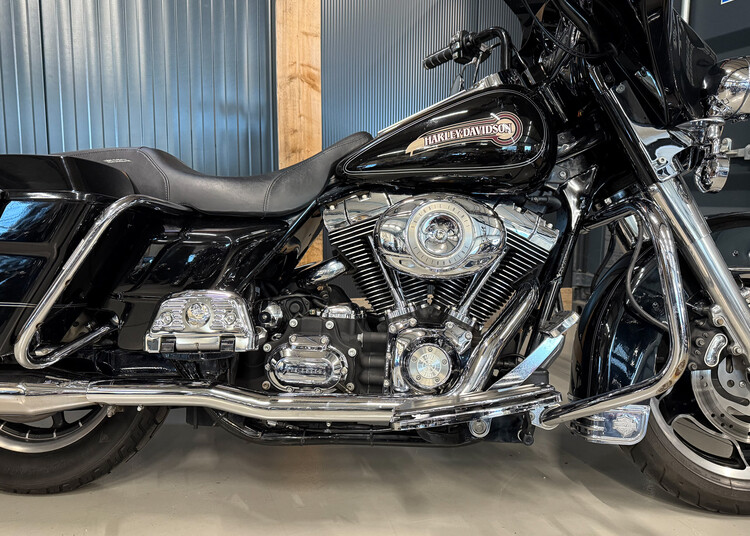 *FLHTC Electra Glide Classic 2007