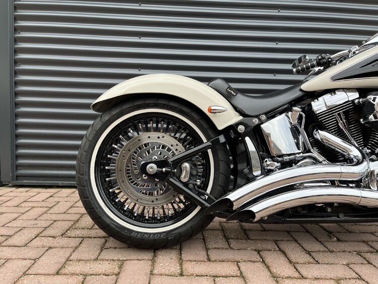 *Heritage softail custom flstc 2004