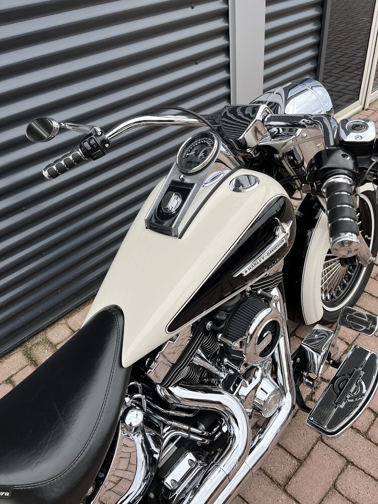 *Heritage softail custom flstc 2004