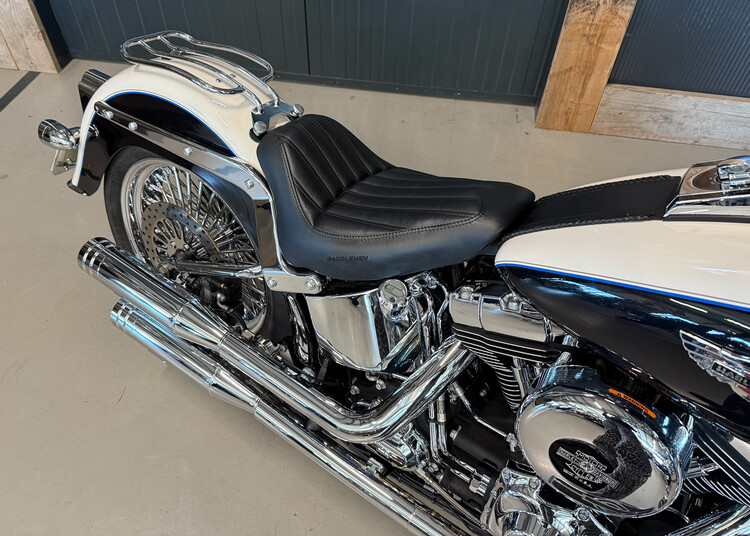 FLSTN Heritage Softail Deluxe 2013