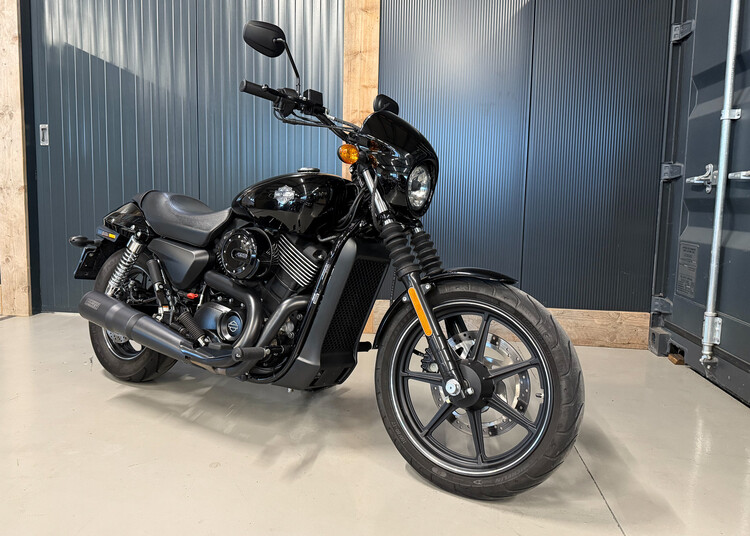 *XG STREET 750 2015