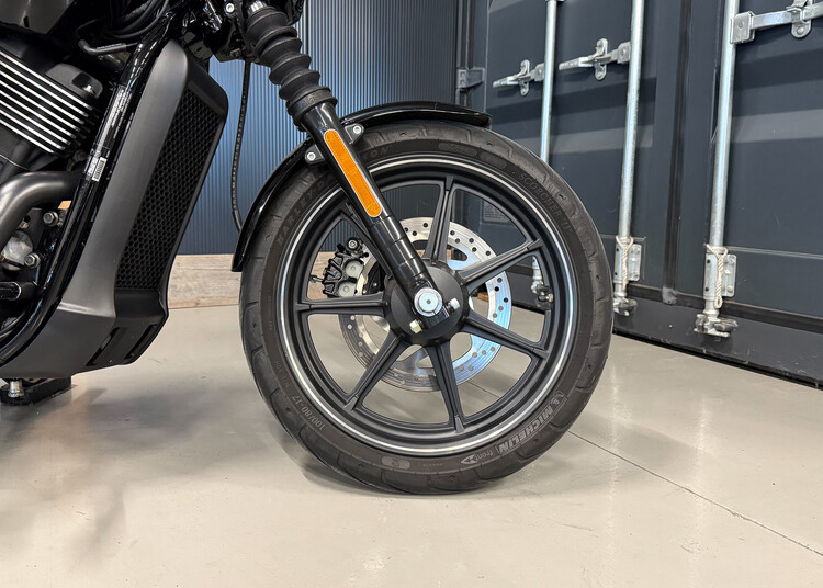 *XG STREET 750 2015